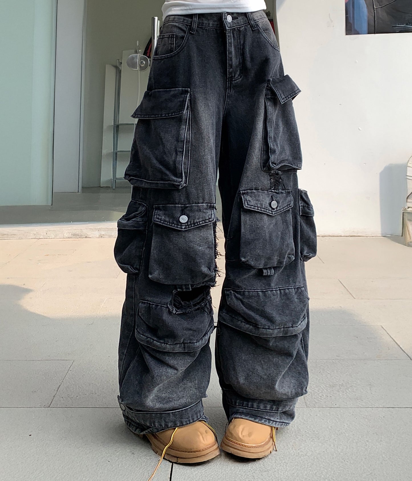 NOIR DISTRESSED CARGO DENIM | UNDEVELOPED