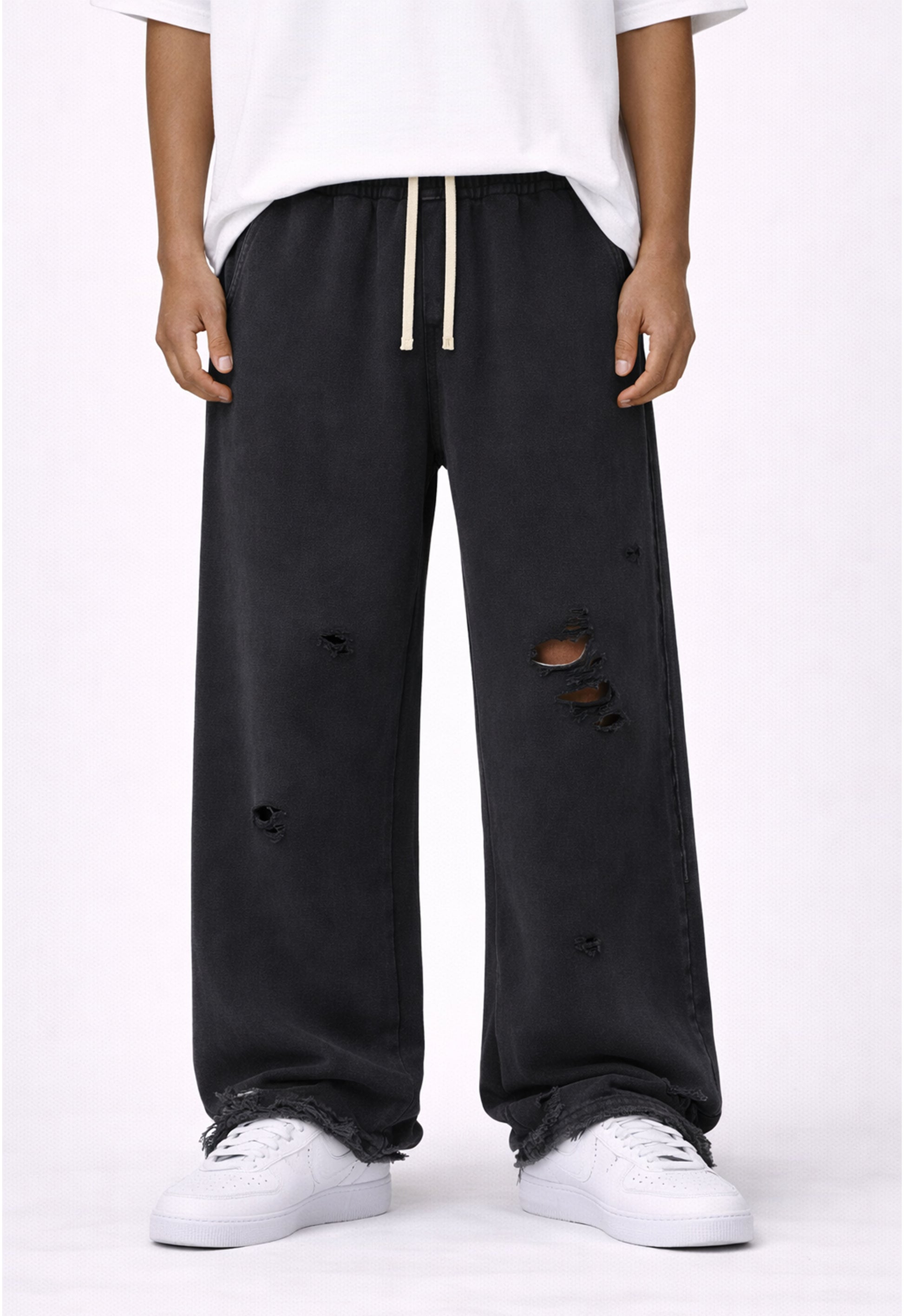 NOIR DESTROYED SWEATPANTS sweatpants | STREETWEAR APPAREL | UNDEVELOPED